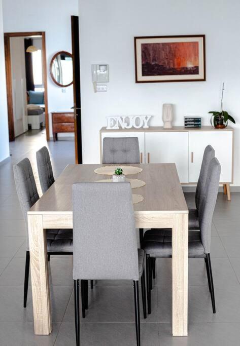 Seafront Two Bedroom Apartment Saint Julian's Екстериор снимка
