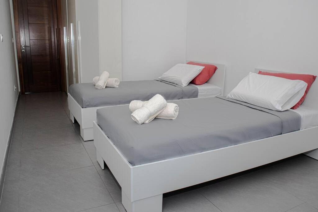 Seafront Two Bedroom Apartment Saint Julian's Екстериор снимка