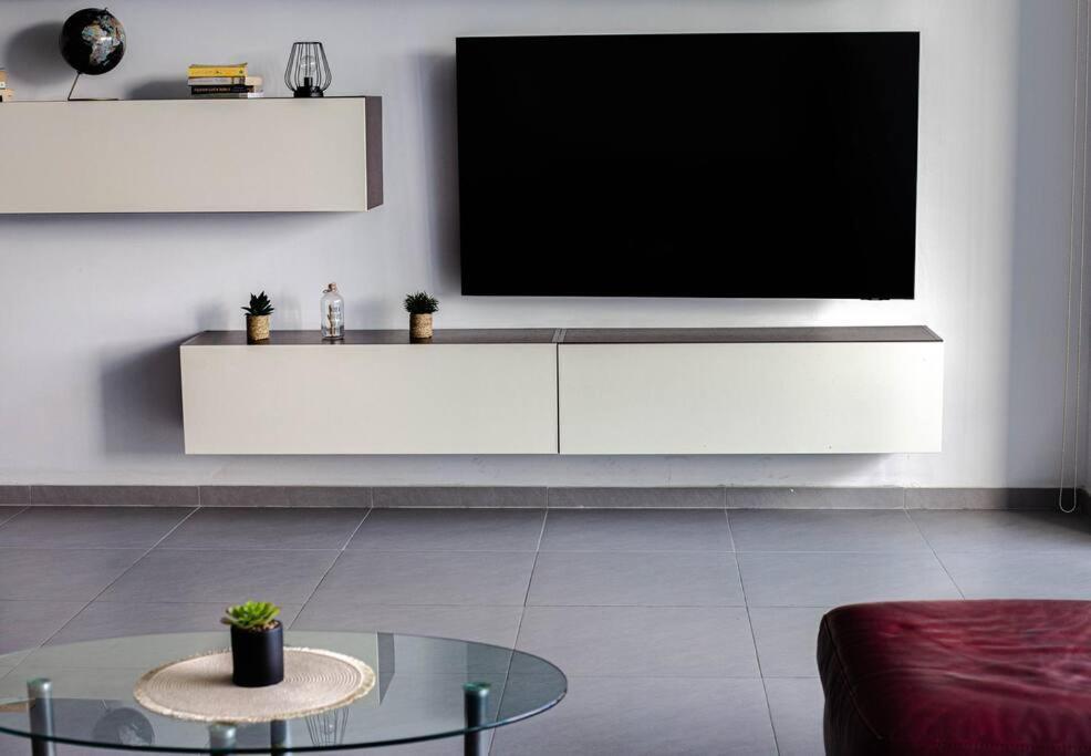 Seafront Two Bedroom Apartment Saint Julian's Екстериор снимка